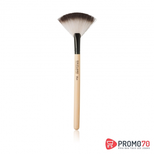 Pinceau ??ventail pour application précise de la poudre